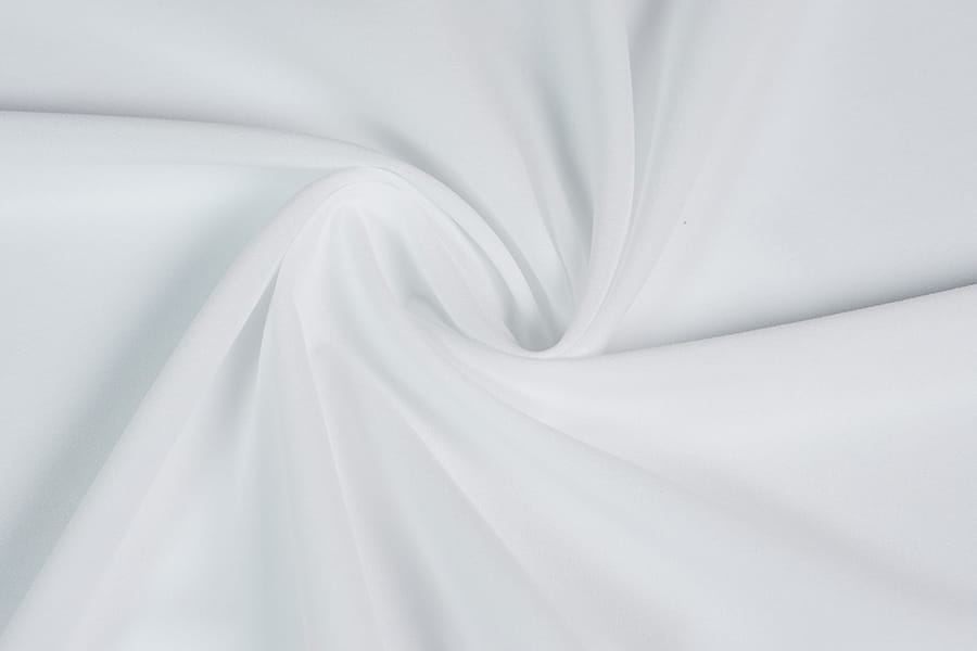 Geldbestendige polyester smeltbare interlinering